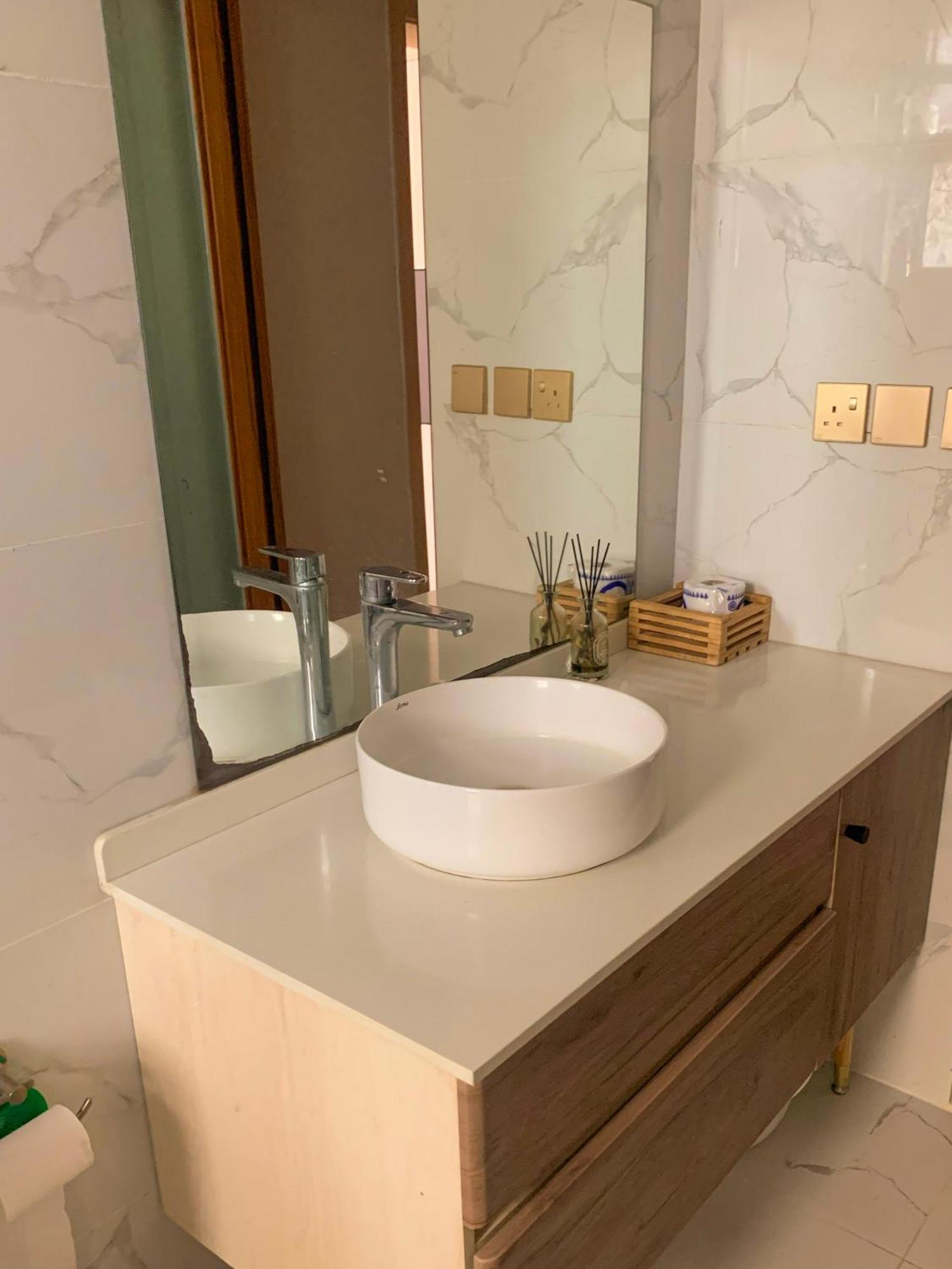 Madini Furnished Apartment 1 Near Jkia Sgr Nairobi Bagian luar foto